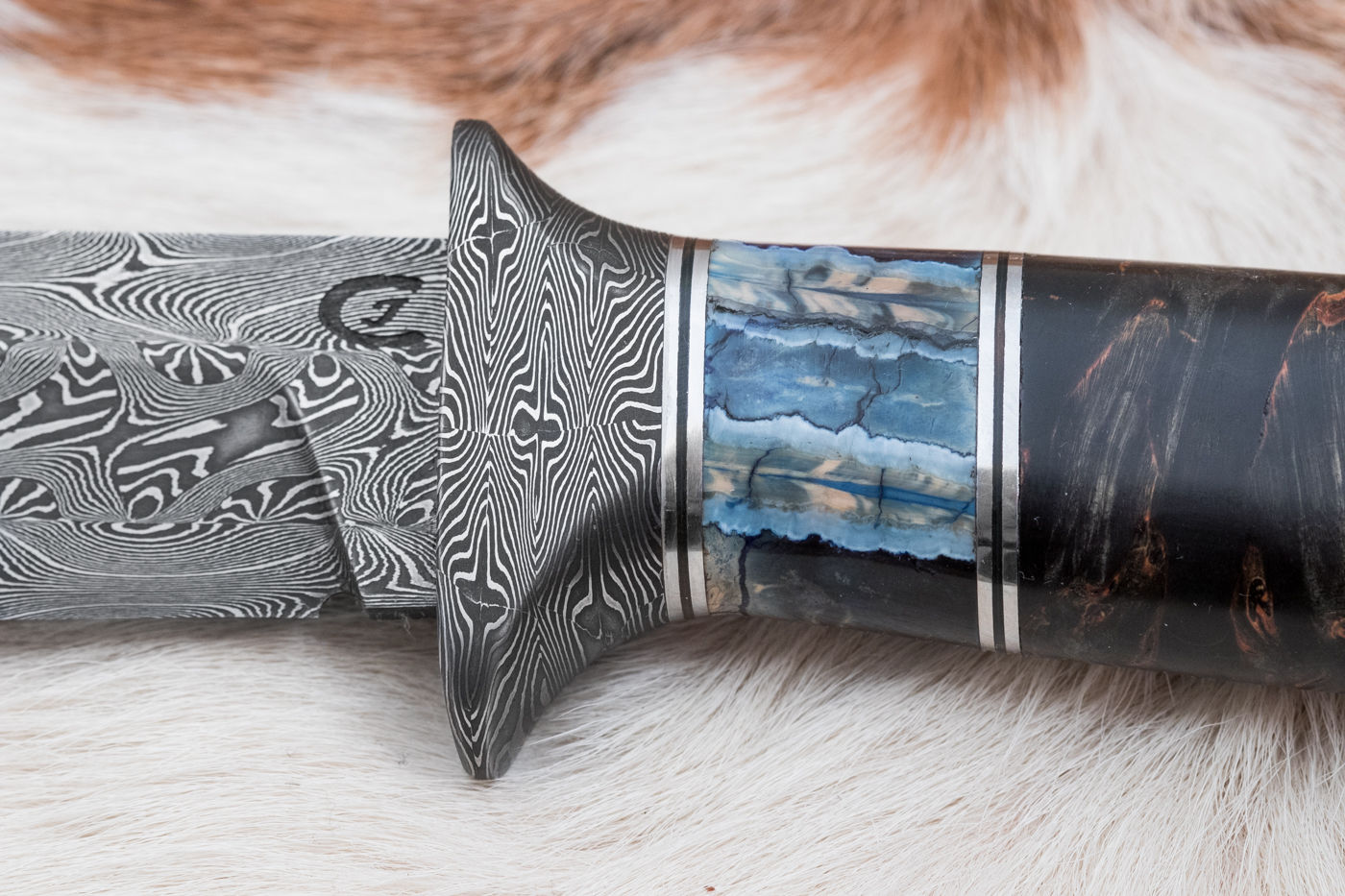 zdobení nože z damaškové oceli